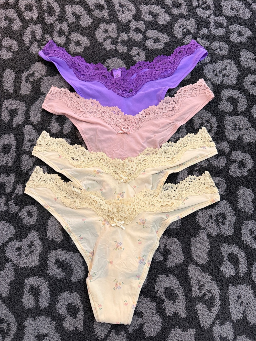 SKIMS Dipped Lace Thong Bundle -  XL